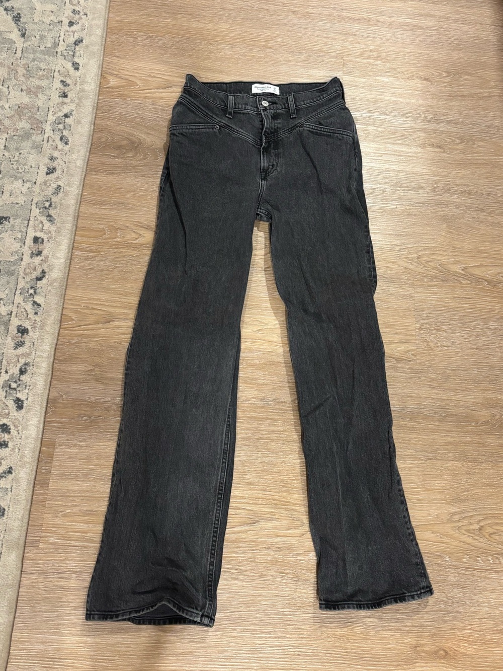 Abercrombie 90s Relaxed High Rise Jeans